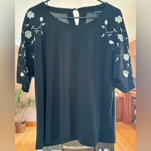 Roz and Ali Black Floral Embroidered Blouse Large